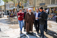 امام جمعه شيراز پای درد و دل کسبه و بازاریان