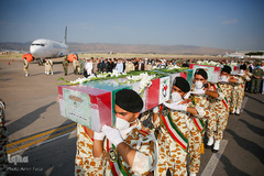 استقبال و تشییع پیکر ۴ شهید حادثه ناوچه کنارک در شیراز