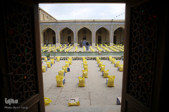 توزیع بسته معیشتی در مسجد نصیرالملک شیراز