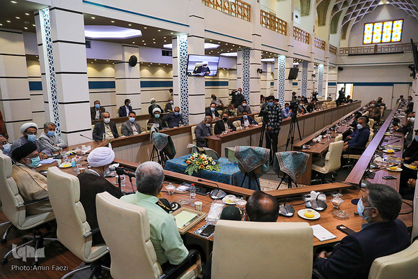 رونمایی از کتاب و پروژه های آستان‎