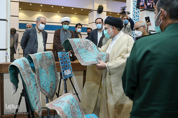 رونمایی از کتاب و پروژه های آستان‎