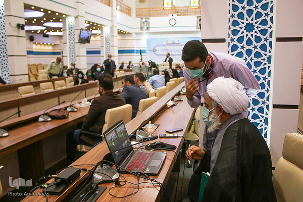 رونمایی از کتاب و پروژه های آستان‎