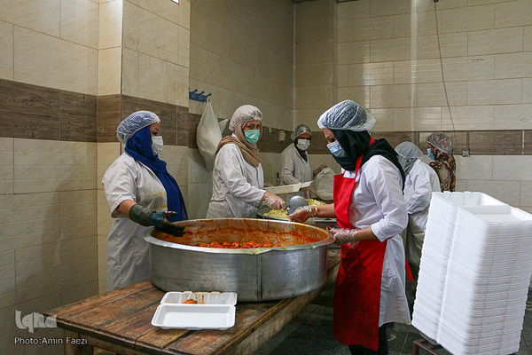 اطعام نیازمندان در روز عید غدیر از محل موقوفات شیراز