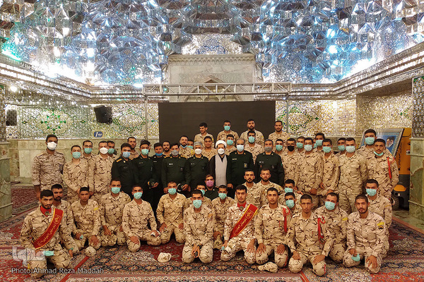 همایش تکریم و بزرگداشت روز سرباز در سومین حرم اهل بیت