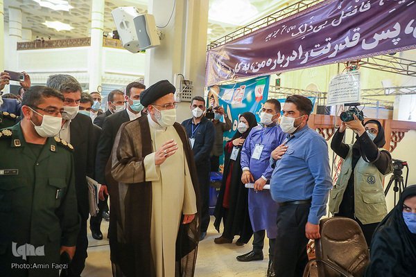 بازدید رئیس جمهور از مرکز واکسیناسیون حرم مطهر شاهچراغ(ع)‎‎