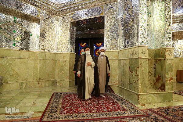 حضور رئیس جمهور در حرم مطهر شاهچراغ(ع)