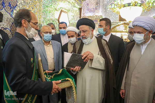 حضور رئیس جمهور در حرم مطهر شاهچراغ(ع)