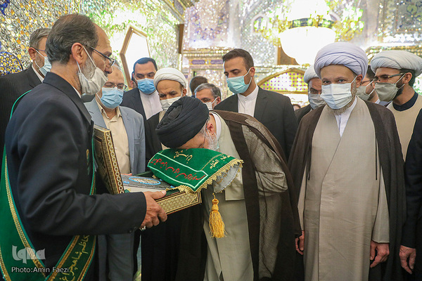 حضور رئیس جمهور در حرم مطهر شاهچراغ(ع)