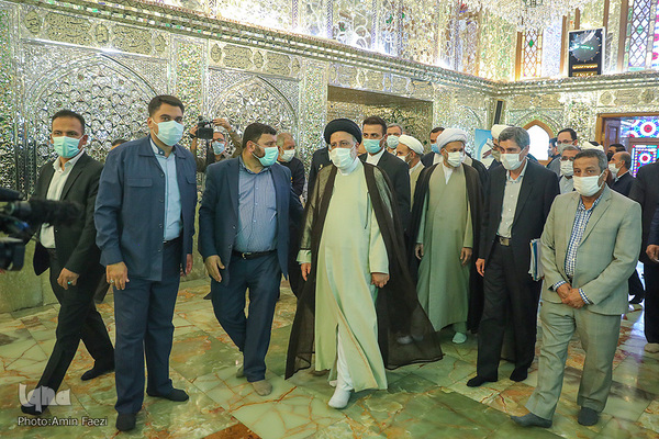 حضور رئیس جمهور در حرم مطهر شاهچراغ(ع)
