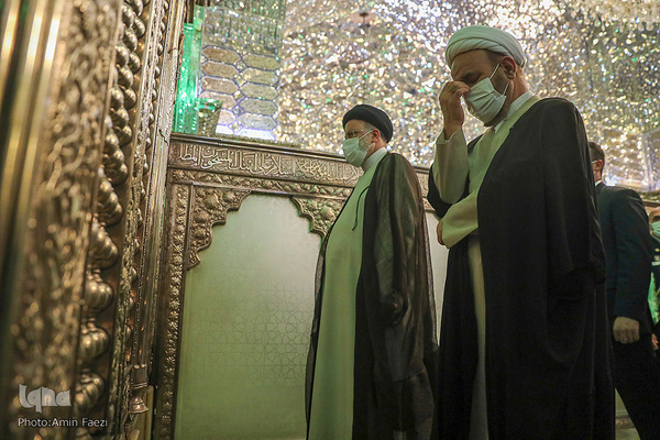 حضور رئیس جمهور در حرم مطهر شاهچراغ(ع)