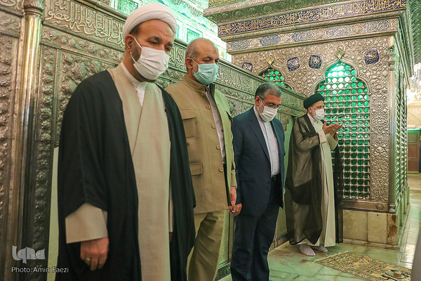 حضور رئیس جمهور در حرم مطهر شاهچراغ(ع)
