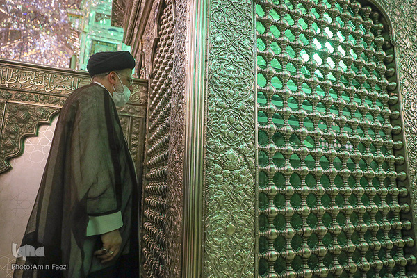 حضور رئیس جمهور در حرم مطهر شاهچراغ(ع)