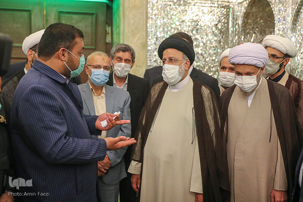 حضور رئیس جمهور در حرم مطهر شاهچراغ(ع)