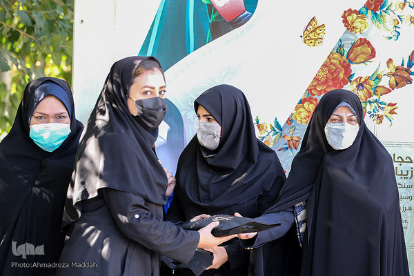 تجلیل از خانواده شاهد و ایثارگر ورزشکار و تقدیر از حجاب برتر در ورزش بانوان فارس‎‎