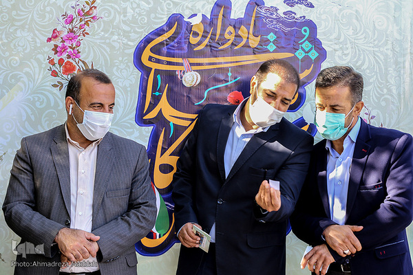 تجلیل از خانواده شاهد و ایثارگر ورزشکار و تقدیر از حجاب برتر در ورزش بانوان فارس‎‎