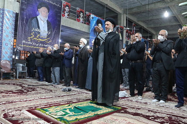 وداع مردم نی ریز با پیکر آیت الله «سیدمحمد فقیه»