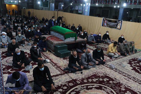 وداع مردم نی ریز با پیکر آیت الله «سیدمحمد فقیه»
