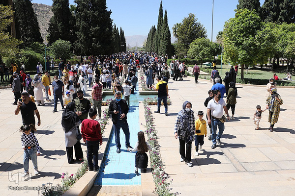 گردشگران نوروزی در آرامگاه سعدی‎‎