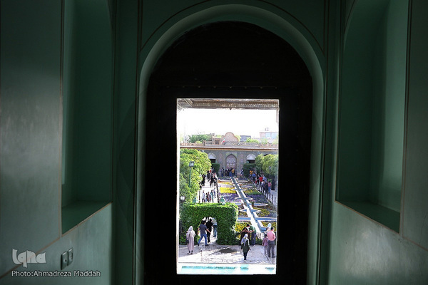 نارنجستان قوام‎‎