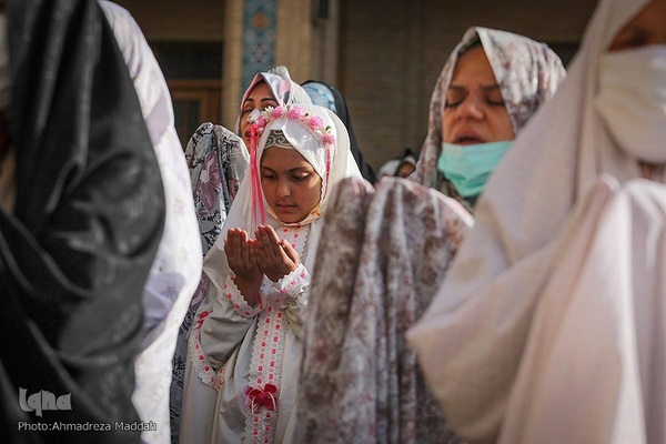 اقامه نماز عید سعید فطردر حرم شاهچراغ(ع)