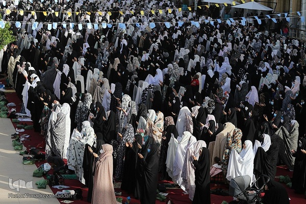 اقامه نماز عید سعید فطردر حرم شاهچراغ(ع)