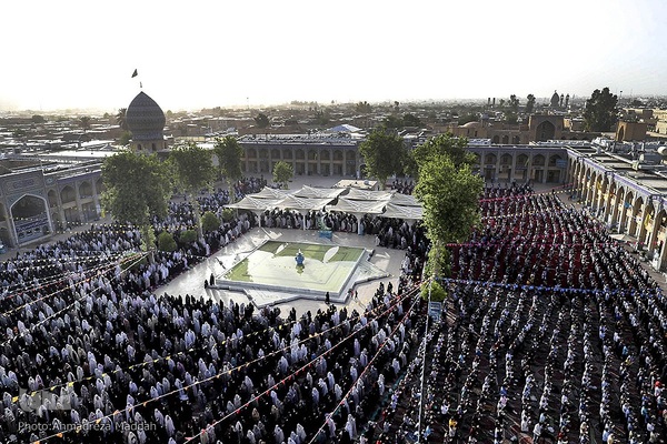 اقامه نماز عید سعید فطردر حرم شاهچراغ(ع)