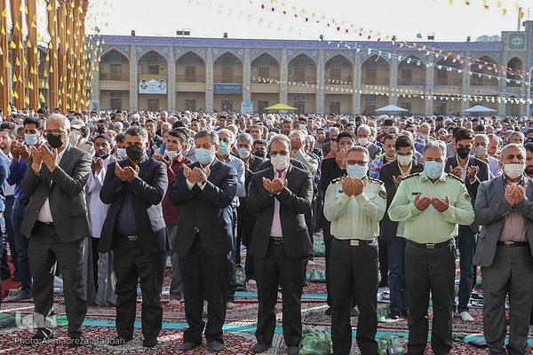 اقامه نماز عید سعید فطردر حرم شاهچراغ(ع)