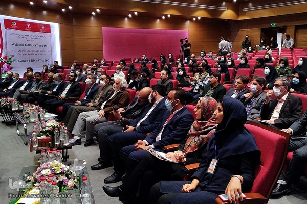 آغاز به کار همایش بین‌المللی طراحی و توسعه خدمات کتابخانه‌های عمومی در شیراز