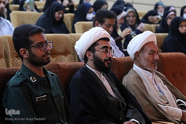 مراسم افتتاحیه هفته بازخوانی افشای حقوق بشر آمریکایی درشیراز‎‎