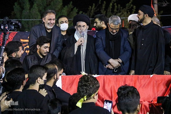 حسینیه ایران؛ مراسم عزاداری شب‌هشتم محرم در کانون رهپویان وصال شیراز‎‎