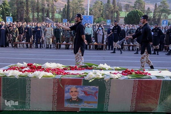 آئین وداع نیروهای مسلح شیراز با پیکر شهید عبدالله اسکندری