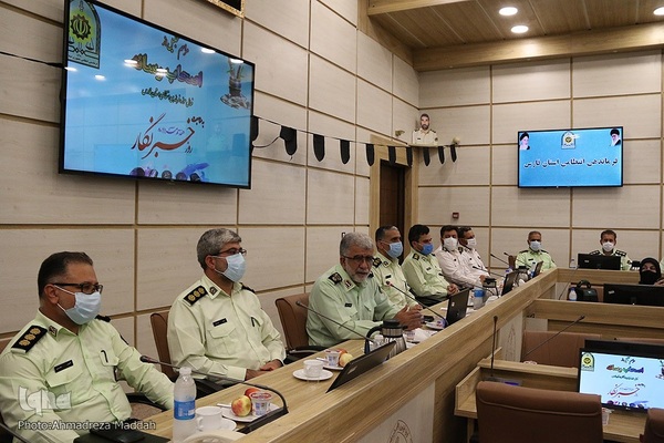 مراسم تجليل از خبرنگاران فعال حوزه فرماندهی انتظامی فارس