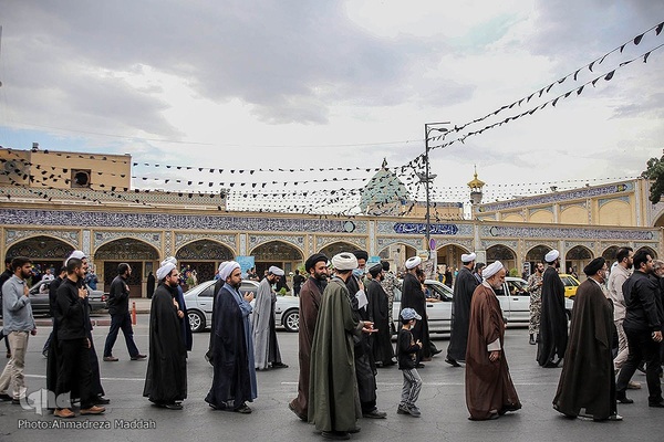 دسته عزاداری طلاب و روحانيون شیرازی در سومين روز شهادت امام حسین(ع)