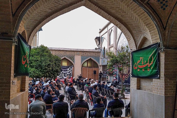 دسته عزاداری طلاب و روحانيون شیرازی در سومين روز شهادت امام حسین(ع)