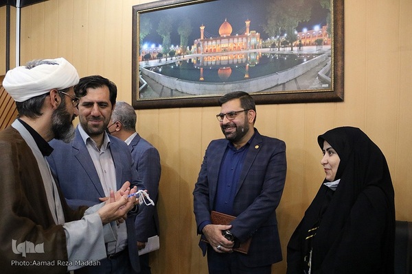 رونمایی از پوستر های فعالیت قرآنی در فارس‎‎