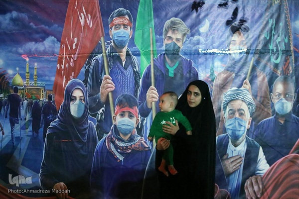 جاماندگان اربعین حسینی در حرم حضرت شاهچراغ‌(ع)