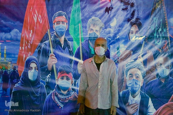 جاماندگان اربعین حسینی در حرم حضرت شاهچراغ‌(ع)