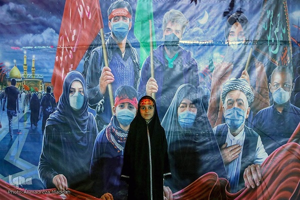 جاماندگان اربعین حسینی در حرم حضرت شاهچراغ‌(ع)