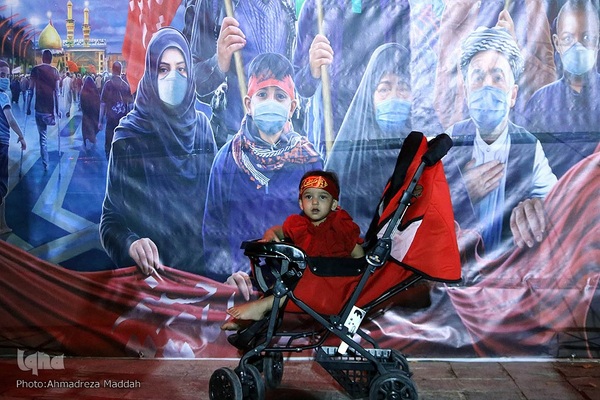 جاماندگان اربعین حسینی در حرم حضرت شاهچراغ‌(ع)