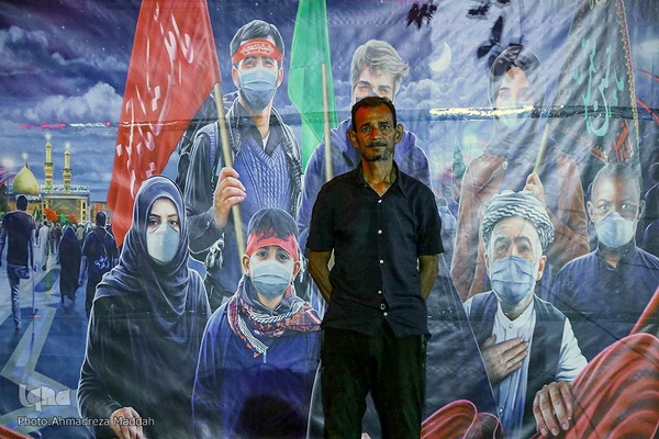 جاماندگان اربعین حسینی در حرم حضرت شاهچراغ‌(ع)