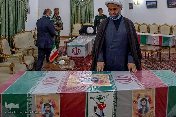 استقبال از پیکر ۳ شهید تازه تفحص شده دفاع مقدس در شیراز‎‎