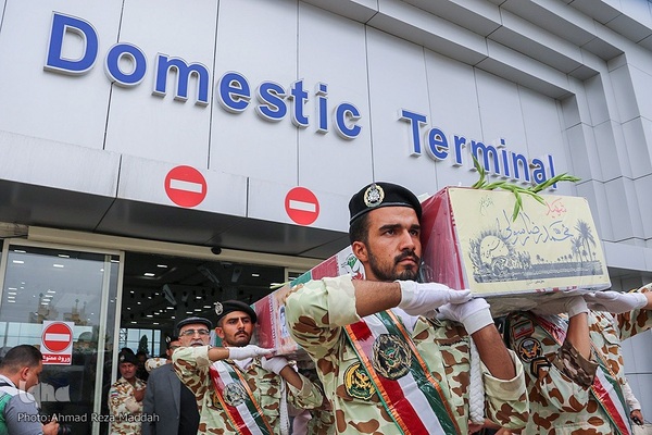 استقبال از پیکر ۳ شهید تازه تفحص شده دفاع مقدس در شیراز‎‎