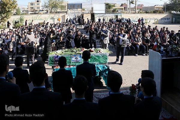 مراسم گلباران کلاس درس دانش‌آموز شهید محمدرضا کشاورز با حضور وزیر آموزش پرورش