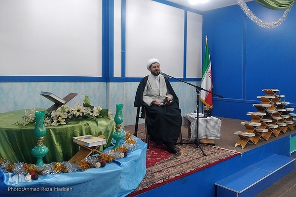بزرگداشت هفته قرآن و دانشگاه در دانشکده علوم قرآنی شیراز