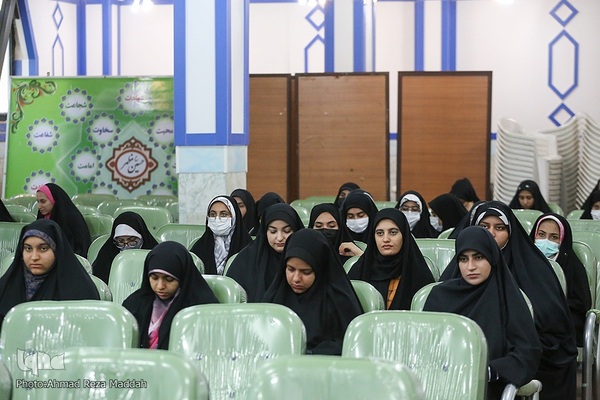 بزرگداشت هفته قرآن و دانشگاه در دانشکده علوم قرآنی شیراز