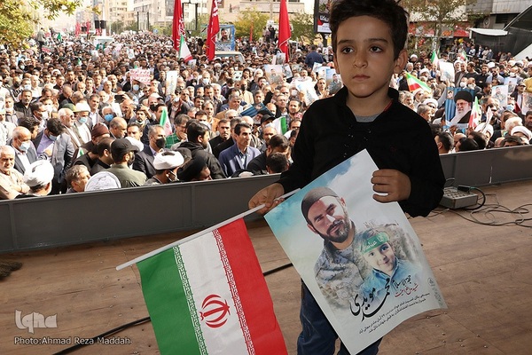 مراسم تشییع پیکر مطهر روحانی شهید مدافع امنیت در شیراز