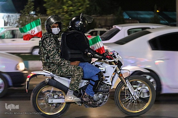 استقبال از پیکر مطهر شهید مدافع حرم در رزمایش اقتدار و امنیت شیراز