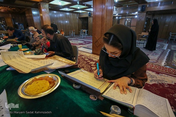 مشق شب قدر در حرم شاهچراغ