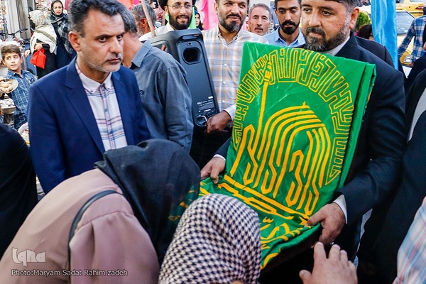 کاروان زیر سایه خورشید در بازار وکیل شیراز