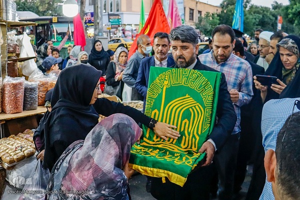 کاروان زیر سایه خورشید در بازار وکیل شیراز